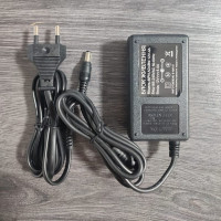 Блок питания 4A  (48W) пластиковый ноутбучного типа со штекером на 12 вольт AVT
