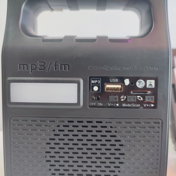 solnechnayiua-stanciyua-yobolife-lm-3601-mp3-powerbank-fm-radio