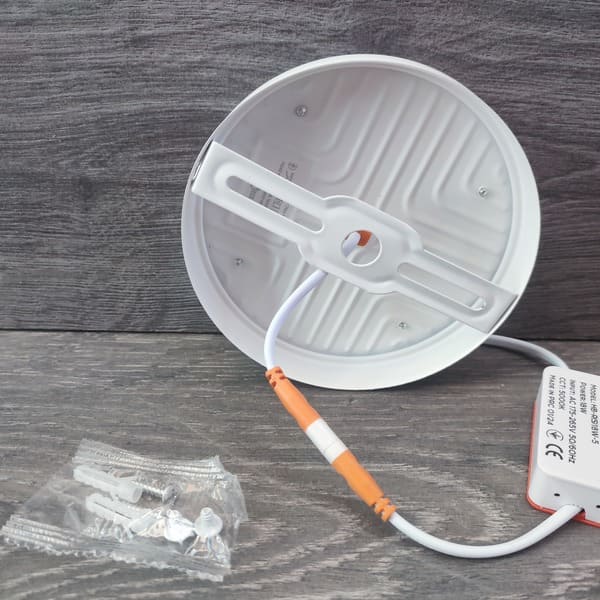 svetilnik-svetodiodniy-nakladnoy-hb-r18w-5-18w-krugliy-5000k-biom